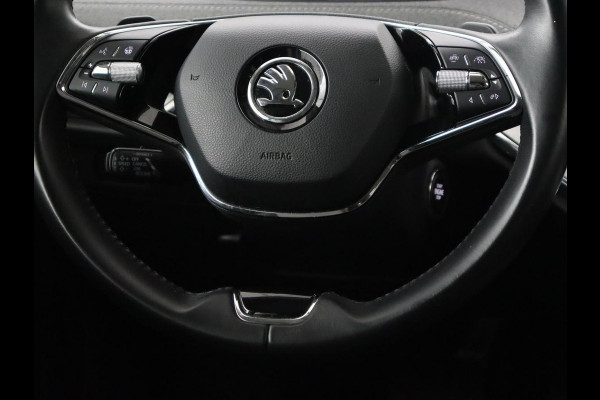 Škoda ENYAQ iV 60 | Trekhaak | Adaptive cruise | Camera | Keyless | Stuurverwarming | Half leder | 19'' | Carplay | Navigatie | Digital Cockpit | Full LED | File Assistent | Parkeerhulp Škoda ENYAQ iV 60 | Trekhaak | Adaptive cruise | Camera | Keyless | Stuurverwarming | Half leder | 19'' | Carplay | Navigatie | Digital Cockpit | Full LED | File Assistent | Parkeerhulp