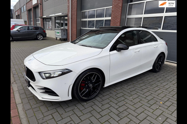 Mercedes-Benz A-Klasse A200 AMG Limo LED Pano Camera Sfeer Mercedes-Benz A-Klasse A200 AMG Limo LED Pano Camera Sfeer