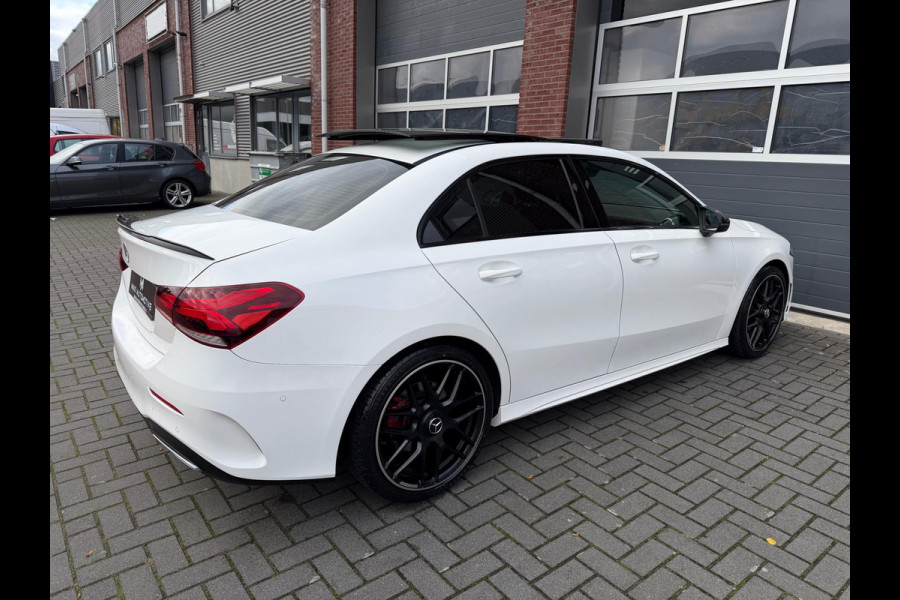 Mercedes-Benz A-Klasse A200 AMG Limo LED Pano Camera Sfeer Mercedes-Benz A-Klasse A200 AMG Limo LED Pano Camera Sfeer