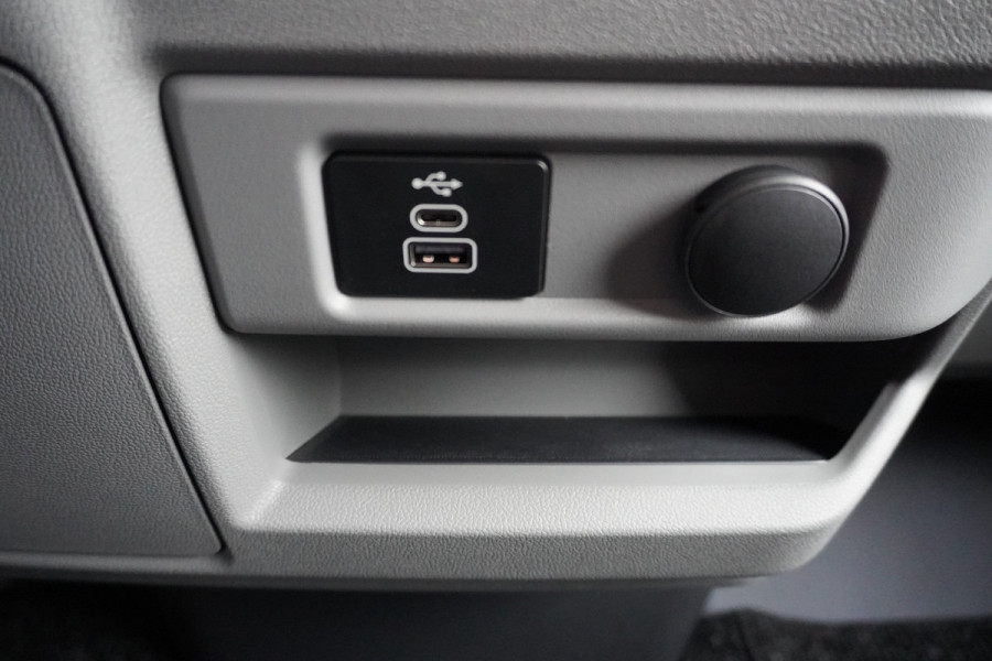 Ford Transit Custom 300L 2.0 TDCI 136PK L2H1 Trend Schuifdeur links en rechts nr. V108 | Airco | Cruise | Trekhaak Eenmalige actieprijs op=op!