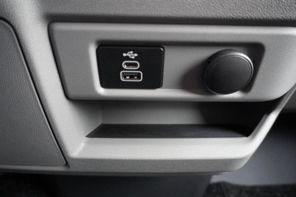 Ford Transit Custom 300L 2.0 TDCI 136PK L2H1 Trend Schuifdeur links en rechts nr. V108 | Airco | Cruise | Trekhaak Eenmalige actieprijs op=op!