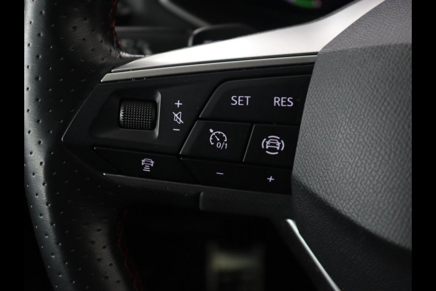 Seat Tarraco 1.4 TSI eHybrid PHEV FR | Panoramadak | Trekhaak | Adaptive cruise | Alcantara | Carplay | Navigatie | Camera | Full LED | 19'' lichtmetalen velgen | Plug In