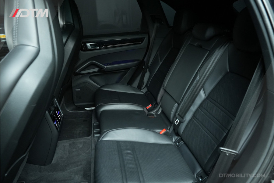 Porsche Cayenne 3.0 E-Hybrid | Sport Design & Chrono | | Panoramadak | ACC | Achterasbesturing Porsche Cayenne 3.0 E-Hybrid | Sport Design & Chrono | | Panoramadak | ACC | Achterasbesturing
