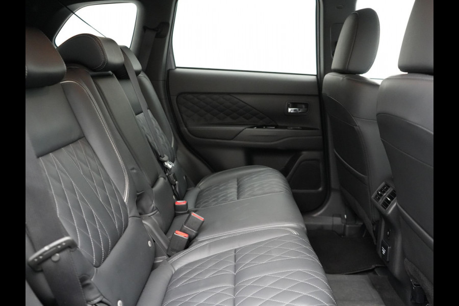 Mitsubishi Outlander 2.4 Intense+ Plug In Hybrid 225pk Dealer O.H. PHEV | 360 Camera | Lederen Sportstoelen Verwarmd | Apple Carplay | Stuur Verwarmd | Keyless | Blis | DAB | Mitsubishi Outlander 2.4 Intense+ Plug In Hybrid 225pk Dealer O.H. PHEV | 360 Camera | Lederen Sportstoelen Verwarmd | Apple Carplay | Stuur Verwarmd | Keyless | Blis | DAB |