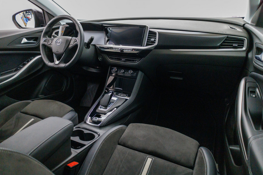 Opel Grandland 1.6 Turbo Plug-In Hybrid 4x4 GSe Adaptive cruise | Stoel- stuur- voorruitverwarming Navigatie, 360 camera, AGR stoelen, Elektrische achterklep, Keyless