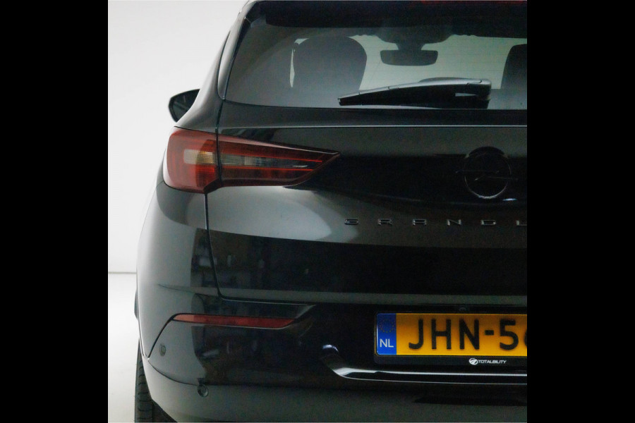 Opel Grandland 1.6 Turbo Plug-In Hybrid 4x4 GSe Adaptive cruise | Stoel- stuur- voorruitverwarming Navigatie, 360 camera, AGR stoelen, Elektrische achterklep, Keyless