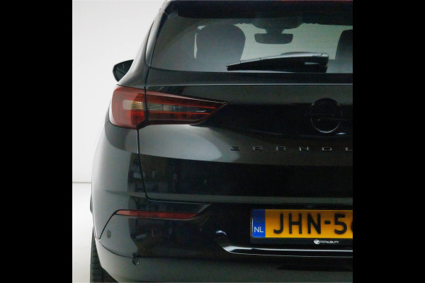 Opel Grandland 1.6 Turbo Plug-In Hybrid 4x4 GSe Adaptive cruise | Stoel- stuur- voorruitverwarming Navigatie, 360 camera, AGR stoelen, Elektrische achterklep, Keyless