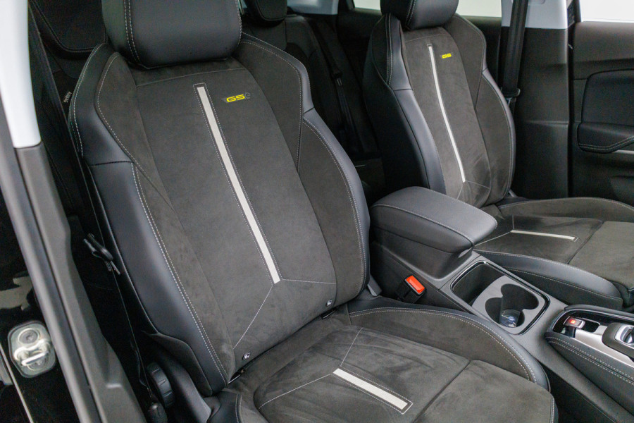 Opel Grandland 1.6 Turbo Plug-In Hybrid 4x4 GSe Adaptive cruise | Stoel- stuur- voorruitverwarming Navigatie, 360 camera, AGR stoelen, Elektrische achterklep, Keyless