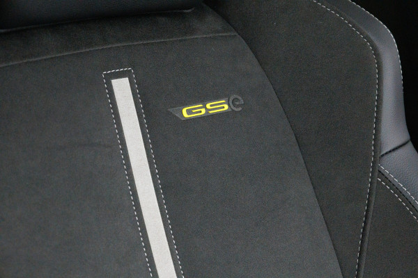 Opel Grandland 1.6 Turbo Plug-In Hybrid 4x4 GSe Adaptive cruise | Stoel- stuur- voorruitverwarming Navigatie, 360 camera, AGR stoelen, Elektrische achterklep, Keyless