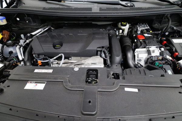 Opel Grandland 1.6 Turbo Plug-In Hybrid 4x4 GSe Adaptive cruise | Stoel- stuur- voorruitverwarming Navigatie, 360 camera, AGR stoelen, Elektrische achterklep, Keyless