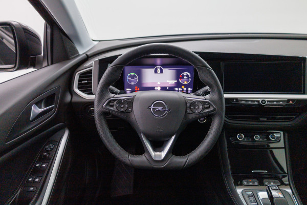 Opel Grandland 1.6 Turbo Plug-In Hybrid 4x4 GSe Adaptive cruise | Stoel- stuur- voorruitverwarming Navigatie, 360 camera, AGR stoelen, Elektrische achterklep, Keyless