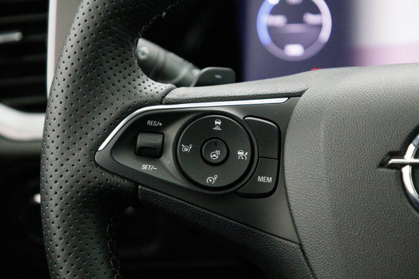 Opel Grandland 1.6 Turbo Plug-In Hybrid 4x4 GSe Adaptive cruise | Stoel- stuur- voorruitverwarming Navigatie, 360 camera, AGR stoelen, Elektrische achterklep, Keyless