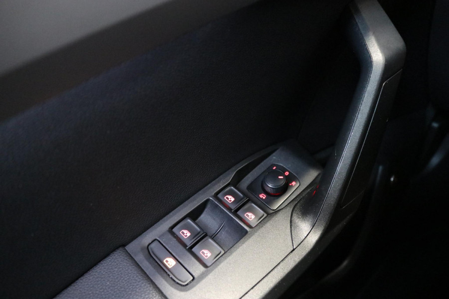 Seat Arona 1.0 TSI FR Business Intense | VIRTUAL COCKPIT | LED | CAMERA | DODEHOEK SENSOREN | SIGNATURE | VOL OPTIES |