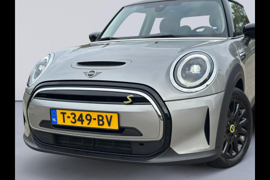MINI Mini Electric CAMDEN automaat 33 kWh, 12912 km, 1/2 lederen sportinterieur, stoelverwarming, 1 e eigenaar, nl auto met nap MINI Mini Electric CAMDEN automaat 33 kWh, 12912 km, 1/2 lederen sportinterieur, stoelverwarming, 1 e eigenaar, nl auto met nap