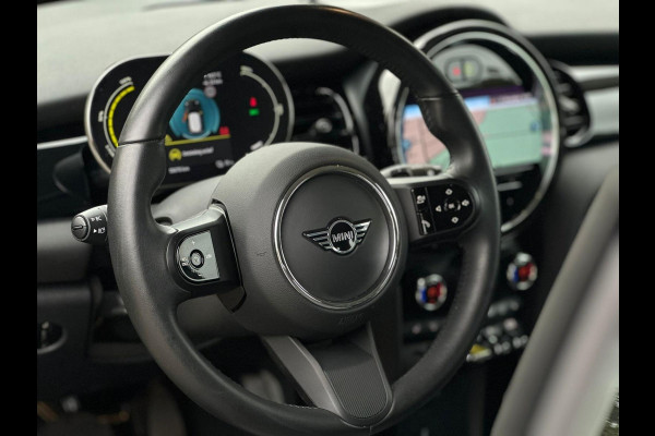 MINI Mini Electric CAMDEN automaat 33 kWh, 12912 km, 1/2 lederen sportinterieur, stoelverwarming, 1 e eigenaar, nl auto met nap MINI Mini Electric CAMDEN automaat 33 kWh, 12912 km, 1/2 lederen sportinterieur, stoelverwarming, 1 e eigenaar, nl auto met nap