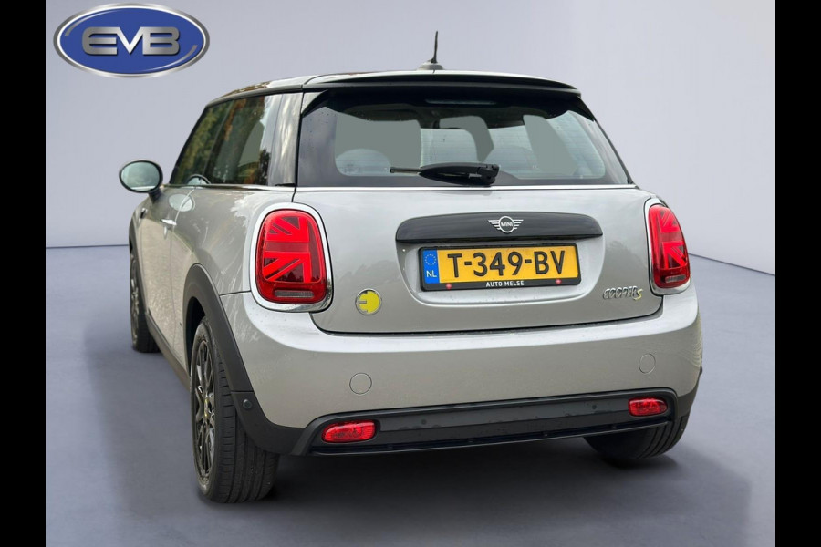 MINI Mini Electric CAMDEN automaat 33 kWh, 12912 km, 1/2 lederen sportinterieur, stoelverwarming, 1 e eigenaar, nl auto met nap MINI Mini Electric CAMDEN automaat 33 kWh, 12912 km, 1/2 lederen sportinterieur, stoelverwarming, 1 e eigenaar, nl auto met nap