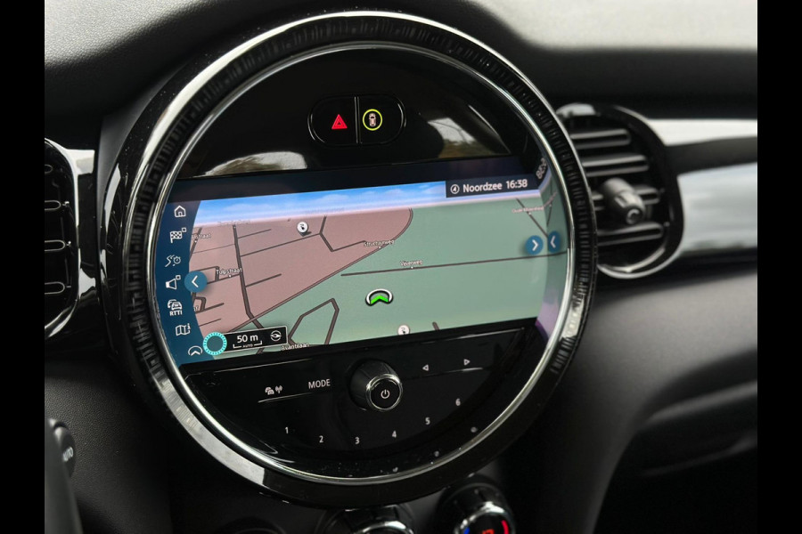 MINI Mini Electric CAMDEN automaat 33 kWh, 12912 km, 1/2 lederen sportinterieur, stoelverwarming, 1 e eigenaar, nl auto met nap MINI Mini Electric CAMDEN automaat 33 kWh, 12912 km, 1/2 lederen sportinterieur, stoelverwarming, 1 e eigenaar, nl auto met nap