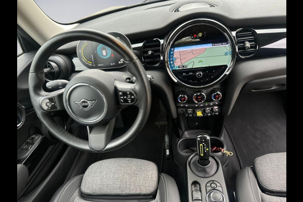 MINI Mini Electric CAMDEN automaat 33 kWh, 12912 km, 1/2 lederen sportinterieur, stoelverwarming, 1 e eigenaar, nl auto met nap MINI Mini Electric CAMDEN automaat 33 kWh, 12912 km, 1/2 lederen sportinterieur, stoelverwarming, 1 e eigenaar, nl auto met nap