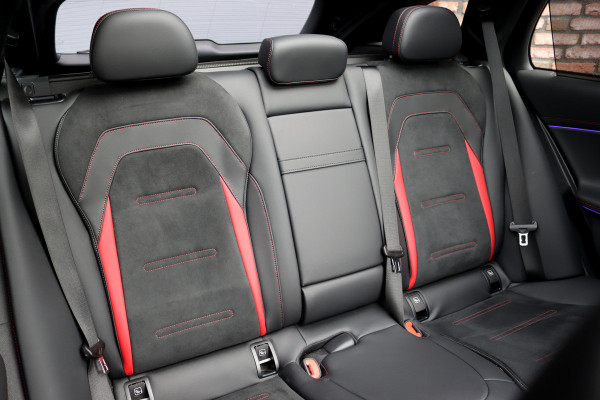 Mercedes-Benz E-Klasse Estate AMG 53 4MATIC+ | 585pk | MBUX Hyperscreen | Achterasbesturing | Distronic | Memory | Burmester | Digital Light | Trekhaak | Surround Camera | Verwarmd Stuurwiel | AMG-Nightpakket | Augmented Reality | Mercedes-Benz E-Klasse Estate AMG 53 4MATIC+ | 585pk | MBUX Hyperscreen | Achterasbesturing | Distronic | Memory | Burmester | Digital Light | Trekhaak | Surround Camera | Verwarmd Stuurwiel | AMG-Nightpakket | Augmented Reality |