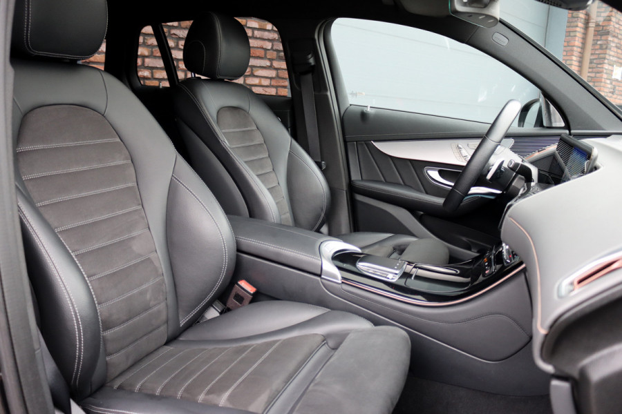 Mercedes-Benz EQC 400 4MATIC Premium+ AMG Line 80 kWh | Schuifdak | Distronic+ | Burmester | Memory | Parfumering | Keyless Go | Surround Camera | HUD | Multibeam LED | Mercedes-Benz EQC 400 4MATIC Premium+ AMG Line 80 kWh | Schuifdak | Distronic+ | Burmester | Memory | Parfumering | Keyless Go | Surround Camera | HUD | Multibeam LED |