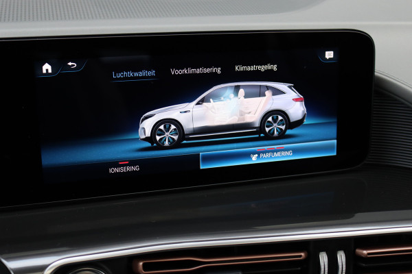 Mercedes-Benz EQC 400 4MATIC Premium+ AMG Line 80 kWh | Schuifdak | Distronic+ | Burmester | Memory | Parfumering | Keyless Go | Surround Camera | HUD | Multibeam LED | Mercedes-Benz EQC 400 4MATIC Premium+ AMG Line 80 kWh | Schuifdak | Distronic+ | Burmester | Memory | Parfumering | Keyless Go | Surround Camera | HUD | Multibeam LED |