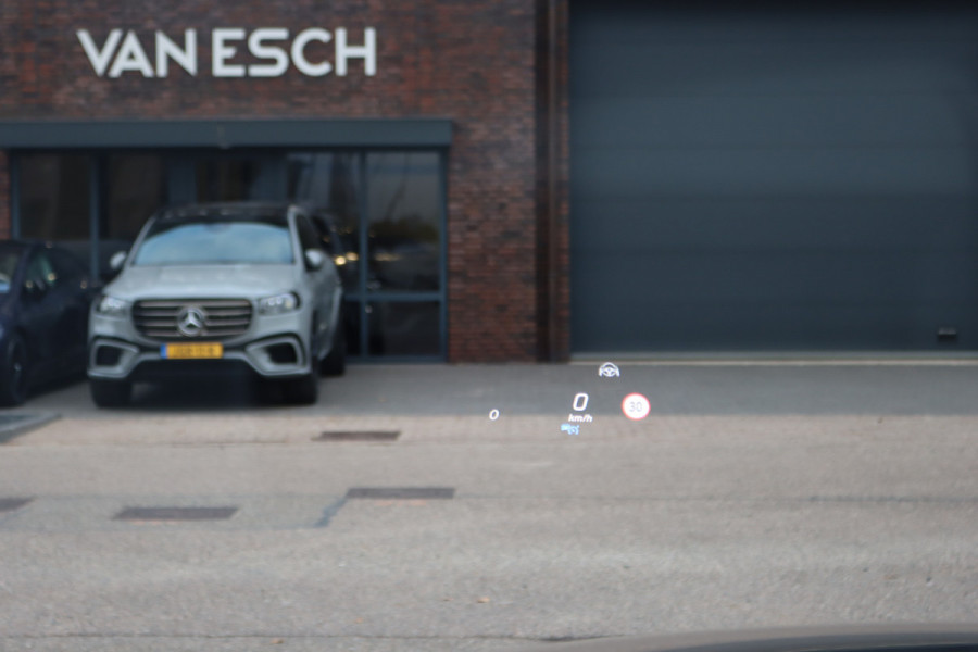 Mercedes-Benz EQC 400 4MATIC Premium+ AMG Line 80 kWh | Schuifdak | Distronic+ | Burmester | Memory | Parfumering | Keyless Go | Surround Camera | HUD | Multibeam LED | Mercedes-Benz EQC 400 4MATIC Premium+ AMG Line 80 kWh | Schuifdak | Distronic+ | Burmester | Memory | Parfumering | Keyless Go | Surround Camera | HUD | Multibeam LED |