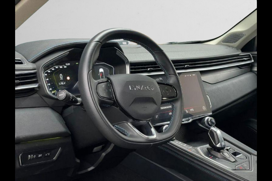 Lynk & Co RS Shadow Edition 01 1.5 262PK Pano 360° Navi Adapt cruise 262PK Elekr. Achterklep Lynk & Co RS Shadow Edition 01 1.5 262PK Pano 360° Navi Adapt cruise 262PK Elekr. Achterklep