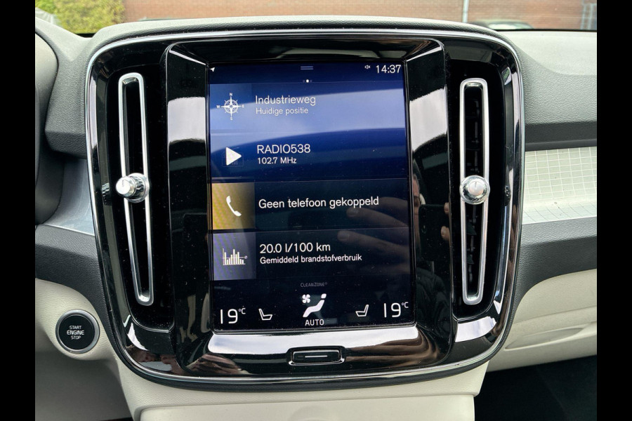 Volvo XC40 1.5 T5 Recharge Inscription 261pk! | SkyRoof | Park Assist | 18" Lm-Velgen | Stoelverwarming | Carplay Android Auto