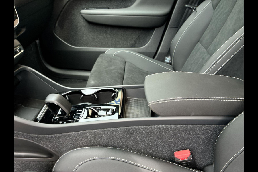 Volvo XC40 1.5 T4 Plug-in hybrid Plus Dark | Nieuwe auto | HK audio | 360° Camera | Trekhaak | Climate Pack | Pilot- Park Assist | Volvo XC40 1.5 T4 Plug-in hybrid Plus Dark | Nieuwe auto | HK audio | 360° Camera | Trekhaak | Climate Pack | Pilot- Park Assist |