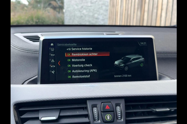 BMW X2 sDrive20i M-sport Automaat | Panoramadak | DAB | LED verlichting | 20 inch | Schakelflippers | Lederen bekleding | Stoelverwarmi BMW X2 sDrive20i M-sport Automaat | Panoramadak | DAB | LED verlichting | 20 inch | Schakelflippers | Lederen bekleding | Stoelverwarmi