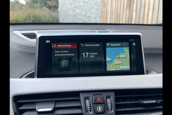 BMW X2 sDrive20i M-sport Automaat | Panoramadak | DAB | LED verlichting | 20 inch | Schakelflippers | Lederen bekleding | Stoelverwarmi BMW X2 sDrive20i M-sport Automaat | Panoramadak | DAB | LED verlichting | 20 inch | Schakelflippers | Lederen bekleding | Stoelverwarmi