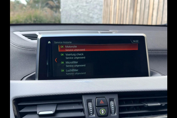 BMW X2 sDrive20i M-sport Automaat | Panoramadak | DAB | LED verlichting | 20 inch | Schakelflippers | Lederen bekleding | Stoelverwarmi BMW X2 sDrive20i M-sport Automaat | Panoramadak | DAB | LED verlichting | 20 inch | Schakelflippers | Lederen bekleding | Stoelverwarmi