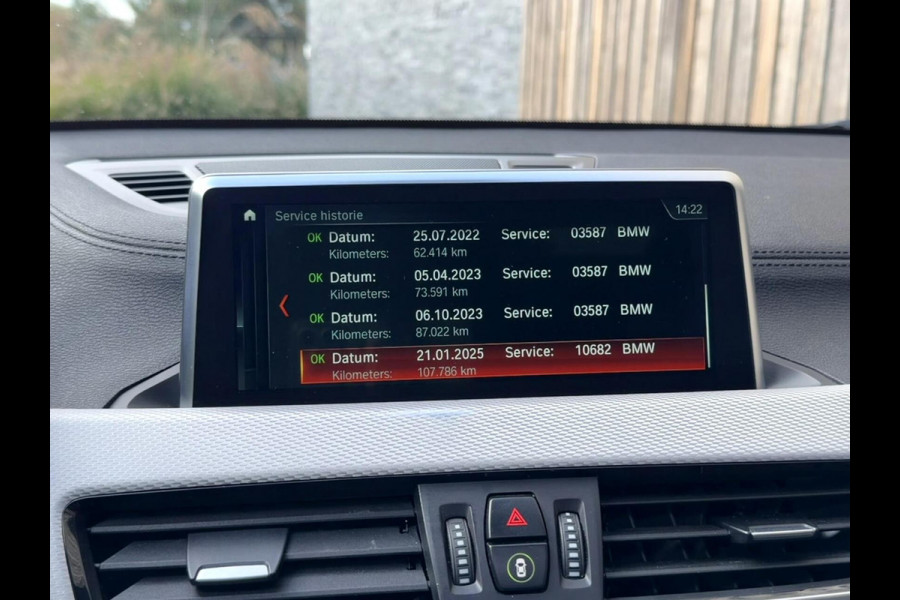 BMW X2 sDrive20i M-sport Automaat | Panoramadak | DAB | LED verlichting | 20 inch | Schakelflippers | Lederen bekleding | Stoelverwarmi BMW X2 sDrive20i M-sport Automaat | Panoramadak | DAB | LED verlichting | 20 inch | Schakelflippers | Lederen bekleding | Stoelverwarmi