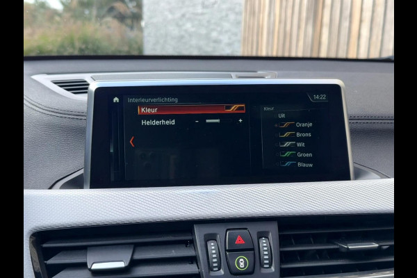 BMW X2 sDrive20i M-sport Automaat | Panoramadak | DAB | LED verlichting | 20 inch | Schakelflippers | Lederen bekleding | Stoelverwarmi BMW X2 sDrive20i M-sport Automaat | Panoramadak | DAB | LED verlichting | 20 inch | Schakelflippers | Lederen bekleding | Stoelverwarmi