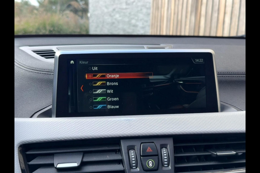 BMW X2 sDrive20i M-sport Automaat | Panoramadak | DAB | LED verlichting | 20 inch | Schakelflippers | Lederen bekleding | Stoelverwarmi BMW X2 sDrive20i M-sport Automaat | Panoramadak | DAB | LED verlichting | 20 inch | Schakelflippers | Lederen bekleding | Stoelverwarmi