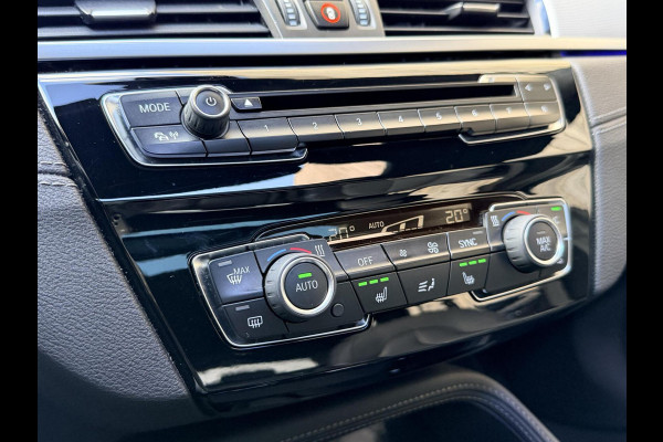 BMW X2 sDrive20i M-sport Automaat | Panoramadak | DAB | LED verlichting | 20 inch | Schakelflippers | Lederen bekleding | Stoelverwarmi BMW X2 sDrive20i M-sport Automaat | Panoramadak | DAB | LED verlichting | 20 inch | Schakelflippers | Lederen bekleding | Stoelverwarmi