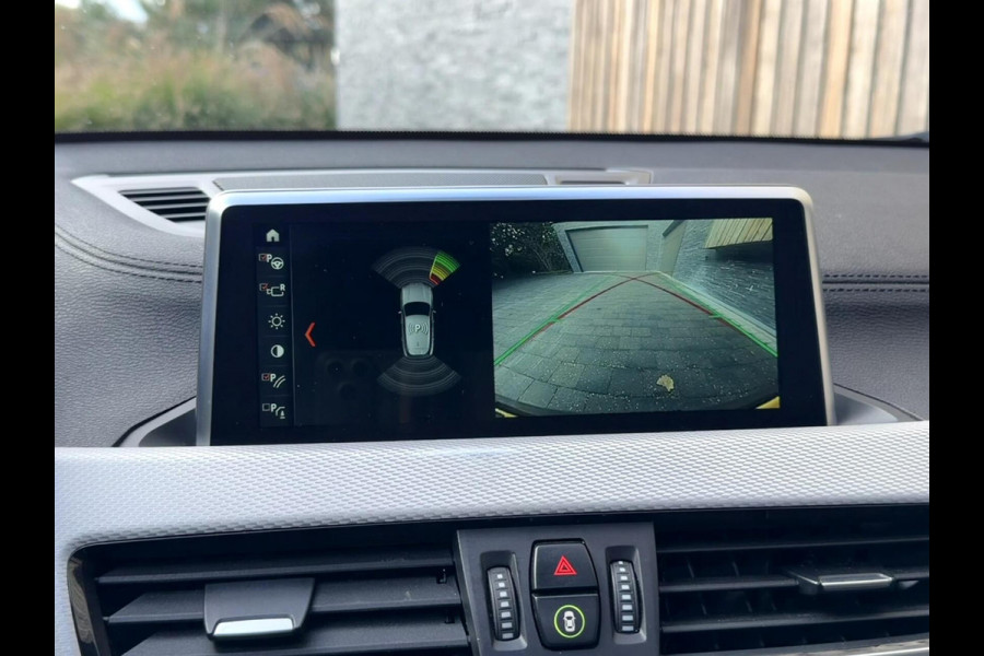 BMW X2 sDrive20i M-sport Automaat | Panoramadak | DAB | LED verlichting | 20 inch | Schakelflippers | Lederen bekleding | Stoelverwarmi BMW X2 sDrive20i M-sport Automaat | Panoramadak | DAB | LED verlichting | 20 inch | Schakelflippers | Lederen bekleding | Stoelverwarmi