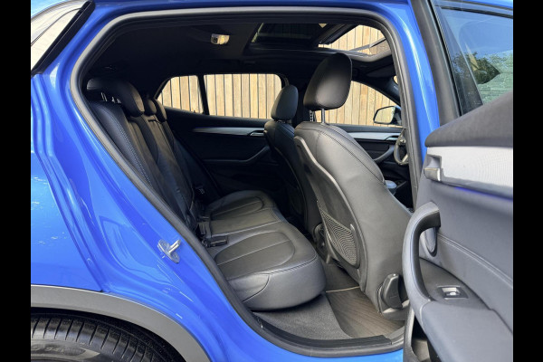 BMW X2 sDrive20i M-sport Automaat | Panoramadak | DAB | LED verlichting | 20 inch | Schakelflippers | Lederen bekleding | Stoelverwarmi BMW X2 sDrive20i M-sport Automaat | Panoramadak | DAB | LED verlichting | 20 inch | Schakelflippers | Lederen bekleding | Stoelverwarmi