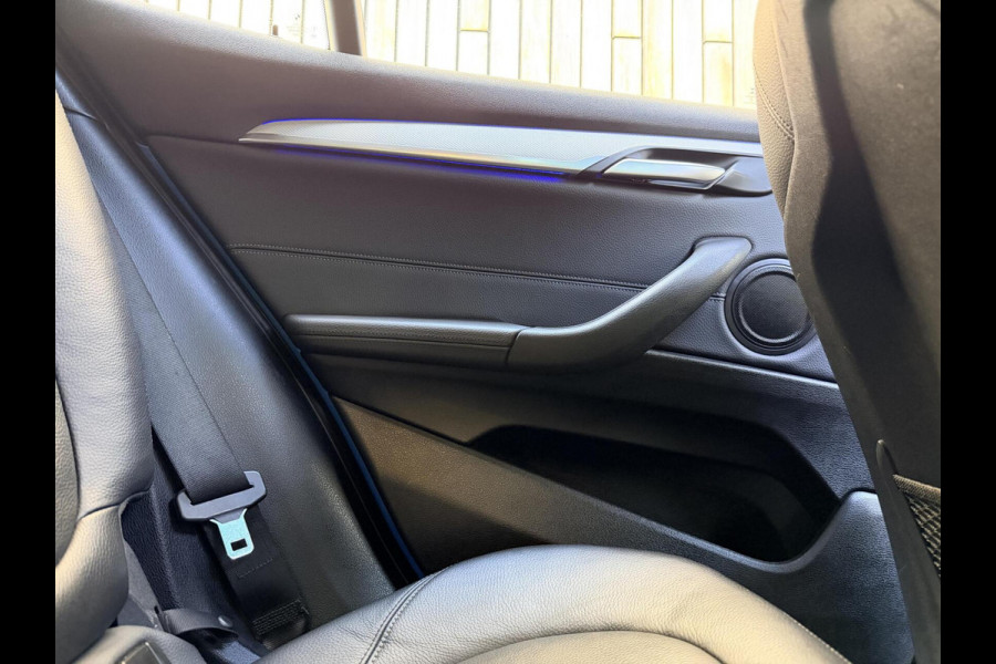 BMW X2 sDrive20i M-sport Automaat | Panoramadak | DAB | LED verlichting | 20 inch | Schakelflippers | Lederen bekleding | Stoelverwarmi BMW X2 sDrive20i M-sport Automaat | Panoramadak | DAB | LED verlichting | 20 inch | Schakelflippers | Lederen bekleding | Stoelverwarmi