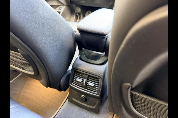 BMW X2 sDrive20i M-sport Automaat | Panoramadak | DAB | LED verlichting | 20 inch | Schakelflippers | Lederen bekleding | Stoelverwarmi BMW X2 sDrive20i M-sport Automaat | Panoramadak | DAB | LED verlichting | 20 inch | Schakelflippers | Lederen bekleding | Stoelverwarmi