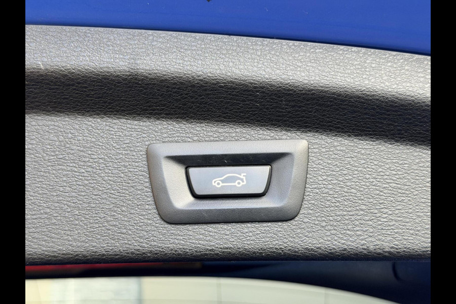 BMW X2 sDrive20i M-sport Automaat | Panoramadak | DAB | LED verlichting | 20 inch | Schakelflippers | Lederen bekleding | Stoelverwarmi BMW X2 sDrive20i M-sport Automaat | Panoramadak | DAB | LED verlichting | 20 inch | Schakelflippers | Lederen bekleding | Stoelverwarmi