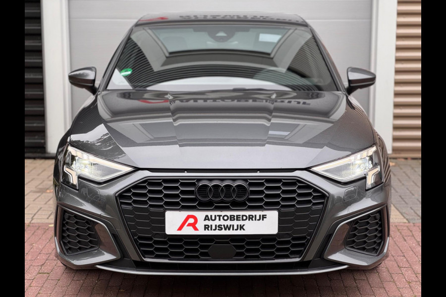 Audi A3 Limousine 35 TFSI S edition AppleCarPlay/Xenon/RS zetels