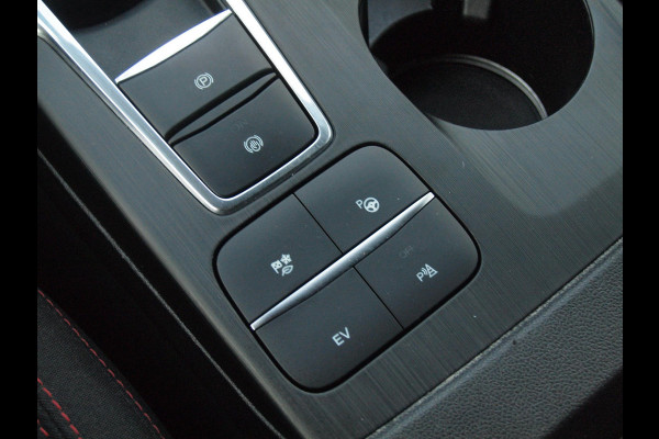 Ford Kuga 2.5 PHEV ST-Line | Camera | Cruise Control | Trekhaak | Apple Carplay |