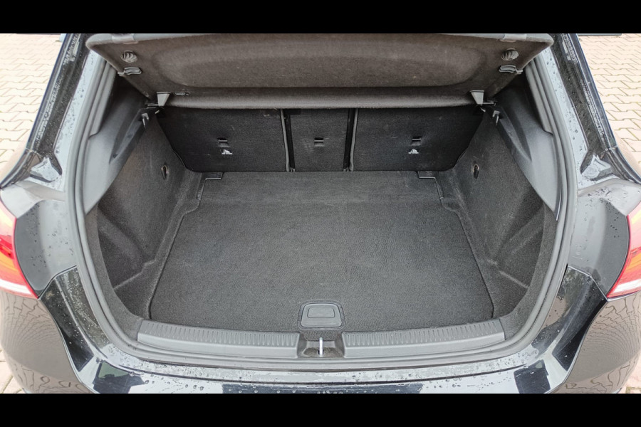 Mercedes-Benz A-Klasse 200 Business Solution Plus Upgrade | Wide Screen | Navi | Stoelverw. | LED/Xenon | Camera |