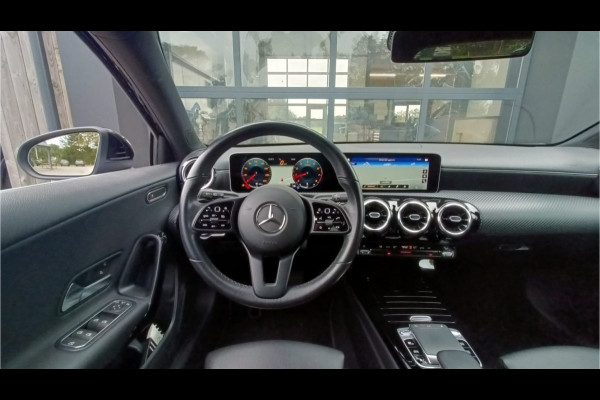 Mercedes-Benz A-Klasse 200 Business Solution Plus Upgrade | Wide Screen | Navi | Stoelverw. | LED/Xenon | Camera |