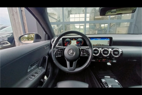 Mercedes-Benz A-Klasse 200 Business Solution Plus Upgrade | Wide Screen | Navi | Stoelverw. | LED/Xenon | Camera |
