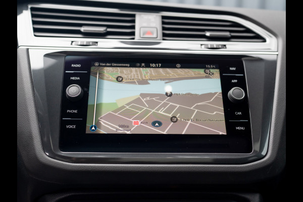 Volkswagen Tiguan 1.5 TSI R-Line Black Style | Panodak | Elk. A-klep | IQ Light | Camera | Prijs Rijklaar!! Volkswagen Tiguan 1.5 TSI R-Line Black Style | Panodak | Elk. A-klep | IQ Light | Camera | Prijs Rijklaar!!