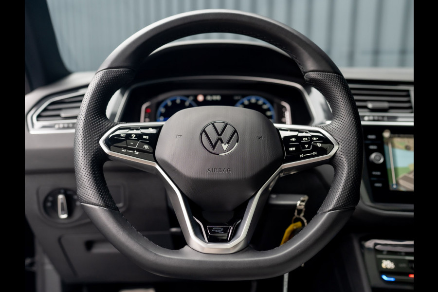 Volkswagen Tiguan 1.5 TSI R-Line Black Style | Panodak | Elk. A-klep | IQ Light | Camera | Prijs Rijklaar!! Volkswagen Tiguan 1.5 TSI R-Line Black Style | Panodak | Elk. A-klep | IQ Light | Camera | Prijs Rijklaar!!