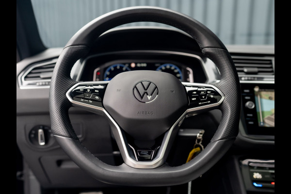Volkswagen Tiguan 1.5 TSI R-Line Black Style | Panodak | Elk. A-klep | IQ Light | Camera | Prijs Rijklaar!! Volkswagen Tiguan 1.5 TSI R-Line Black Style | Panodak | Elk. A-klep | IQ Light | Camera | Prijs Rijklaar!!