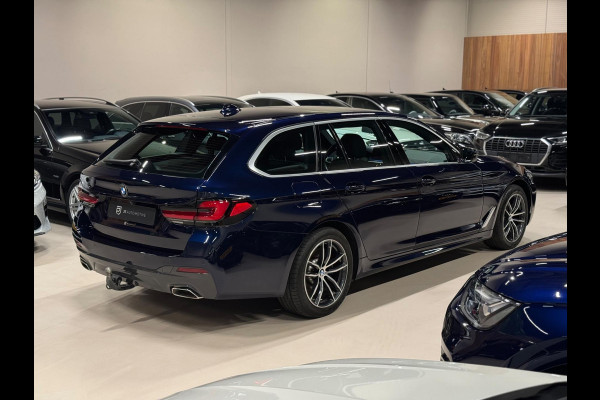 BMW 5 Serie Touring 530e 292PK M Pakket, Laser Led, Pano, Camera, Alcantara, Ambiënte Light, Hud, PDC, Dealer Onderhoud